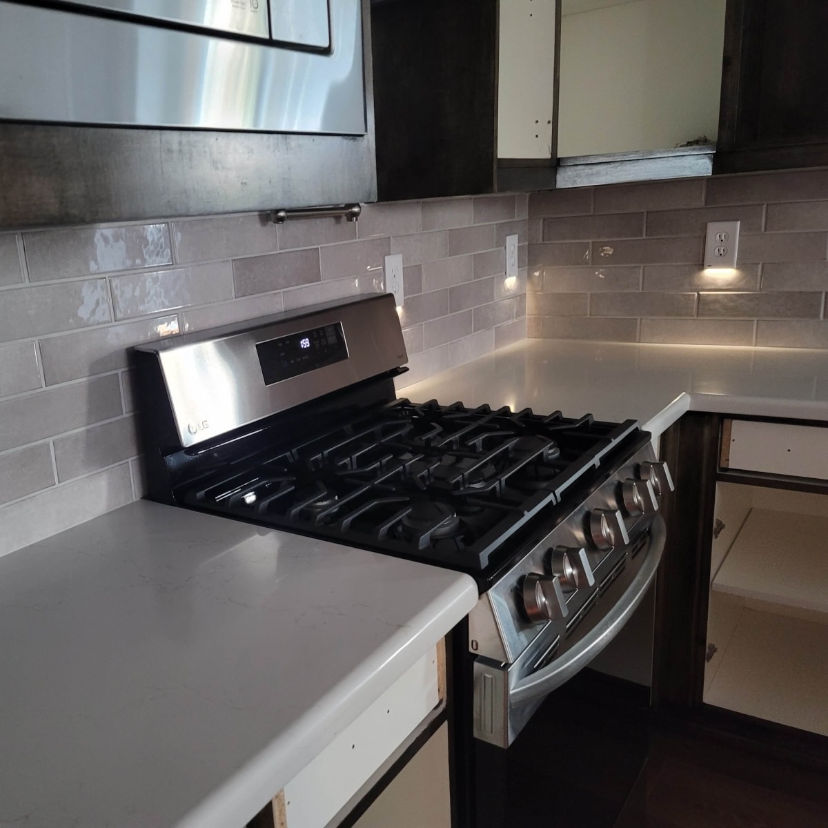 kitchen corner with oven built by all pro builders